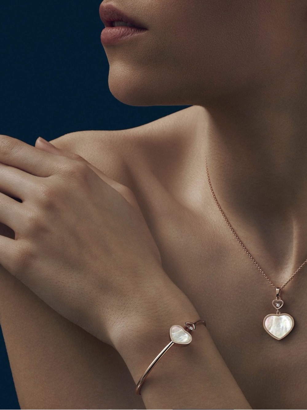 Chopard Rose Gold Heart Pendant with Mother-of-Pearl - Picture 2 of 7